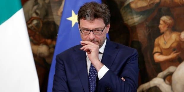 Giorgetti svuota il CONI, i soldi adesso li gestirà il governo. Malagò furioso